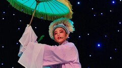 学生参加演出剧照