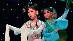 学生参加演出剧照