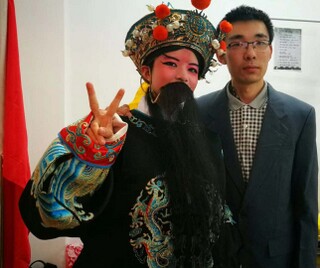 研究院老师与学生合影