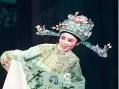 周春华  老师