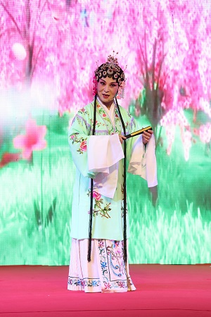 吴梅玲  老师